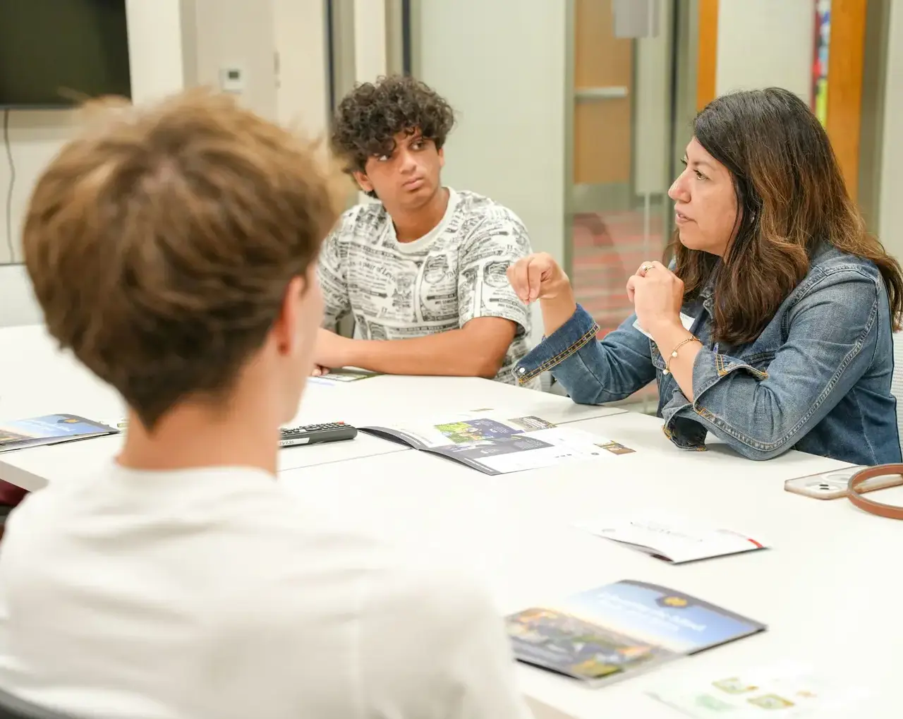 College Rep talking with students